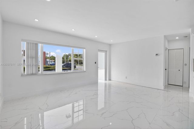1920 SW 67th Ave, Miami, FL 33147