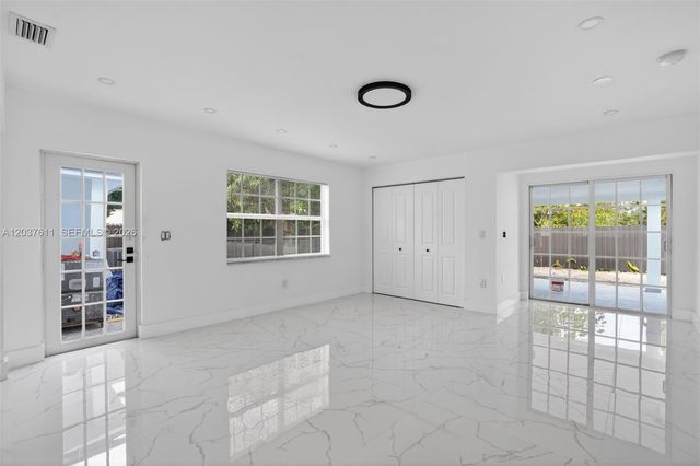 1920 SW 67th Ave, Miami, FL 33147