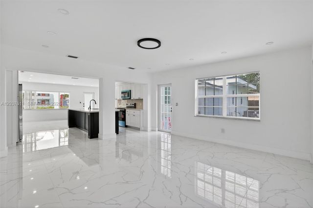 1920 SW 67th Ave, Miami, FL 33147