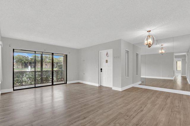 715 Sunny Pine Way B1, Greenacres, FL 33415