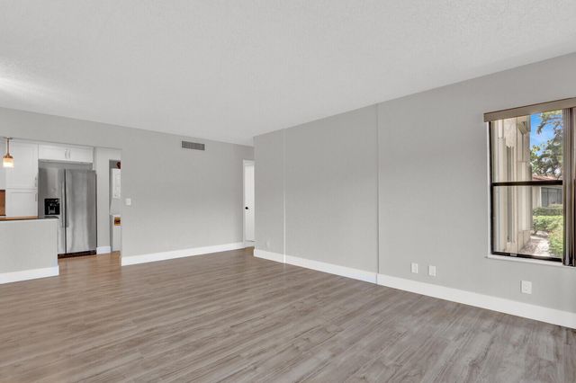 715 Sunny Pine Way B1, Greenacres, FL 33415