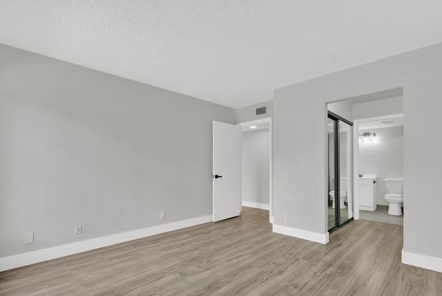 715 Sunny Pine Way B1, Greenacres, FL 33415