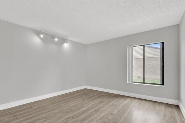 715 Sunny Pine Way B1, Greenacres, FL 33415