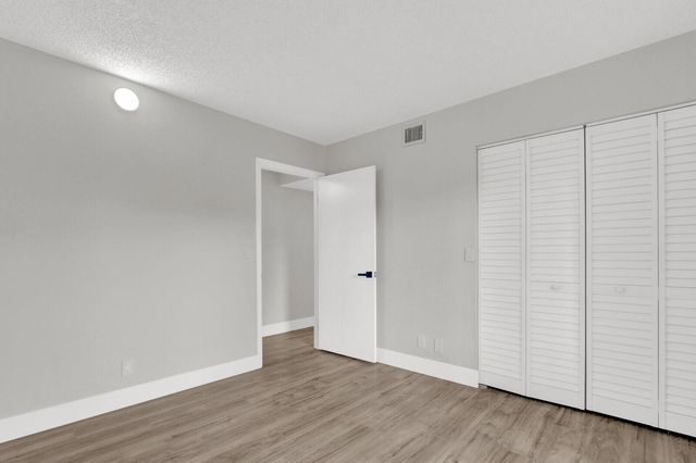 715 Sunny Pine Way B1, Greenacres, FL 33415
