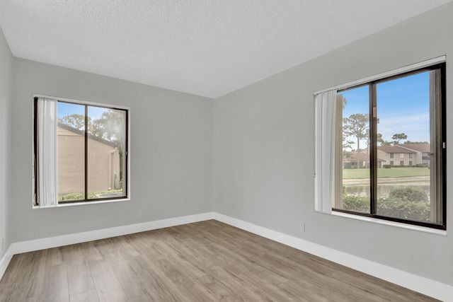 715 Sunny Pine Way B1, Greenacres, FL 33415