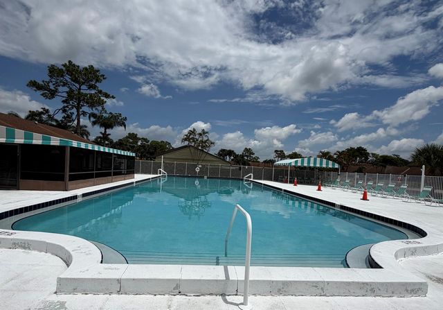 715 Sunny Pine Way B1, Greenacres, FL 33415