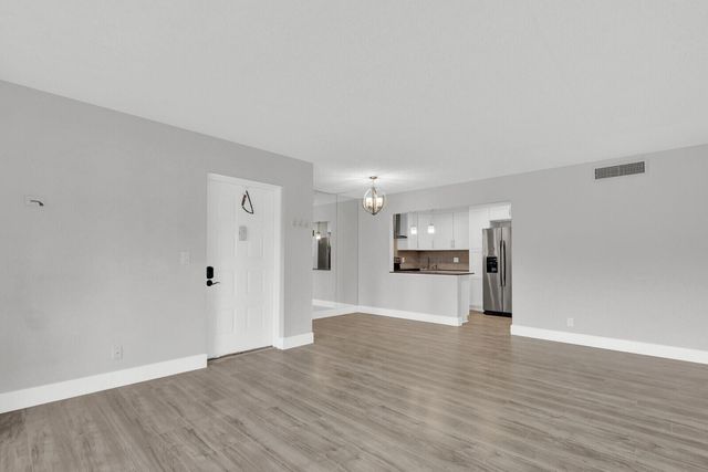 715 Sunny Pine Way B1, Greenacres, FL 33415