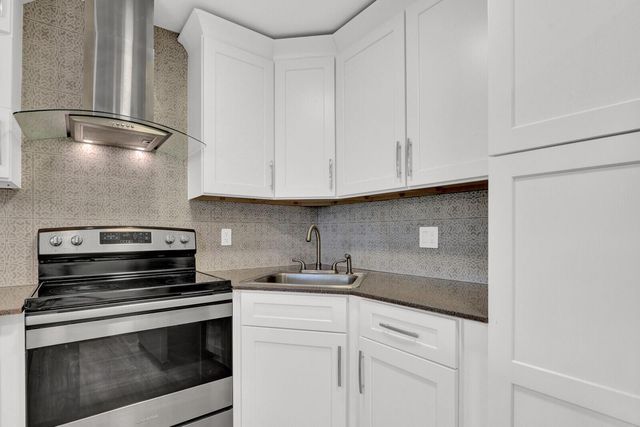 715 Sunny Pine Way B1, Greenacres, FL 33415