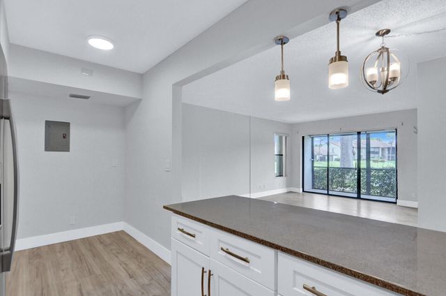 715 Sunny Pine Way B1, Greenacres, FL 33415