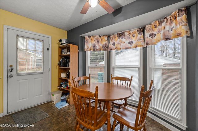 4902 Simpson Dr, Louisville, KY 40218