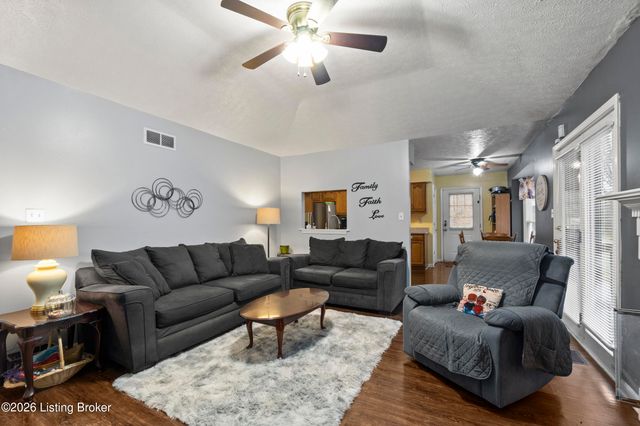 4902 Simpson Dr, Louisville, KY 40218