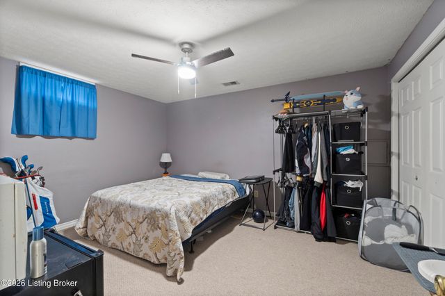 4902 Simpson Dr, Louisville, KY 40218