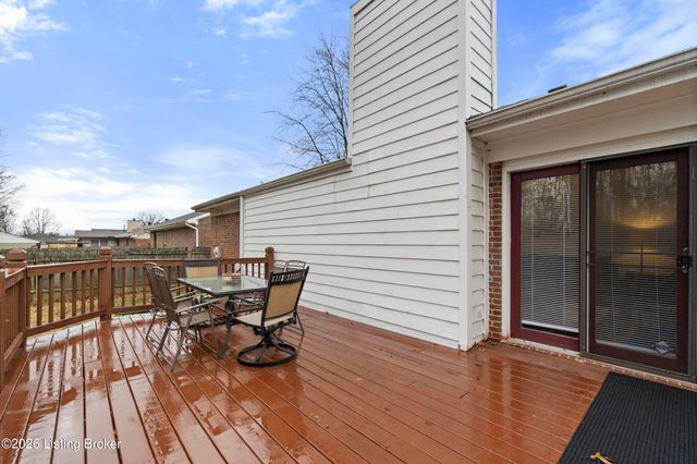 4902 Simpson Dr, Louisville, KY 40218