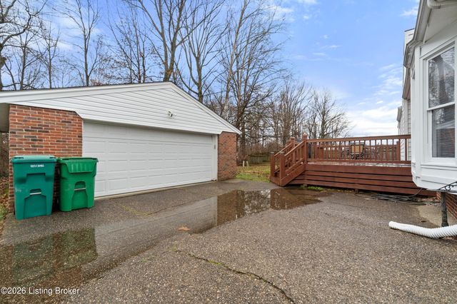 4902 Simpson Dr, Louisville, KY 40218