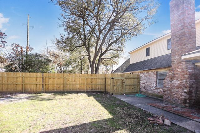 502 Rosewood Drive, Shenandoah, TX 77381