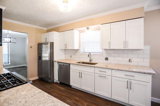 502 Rosewood Drive, Shenandoah, TX 77381