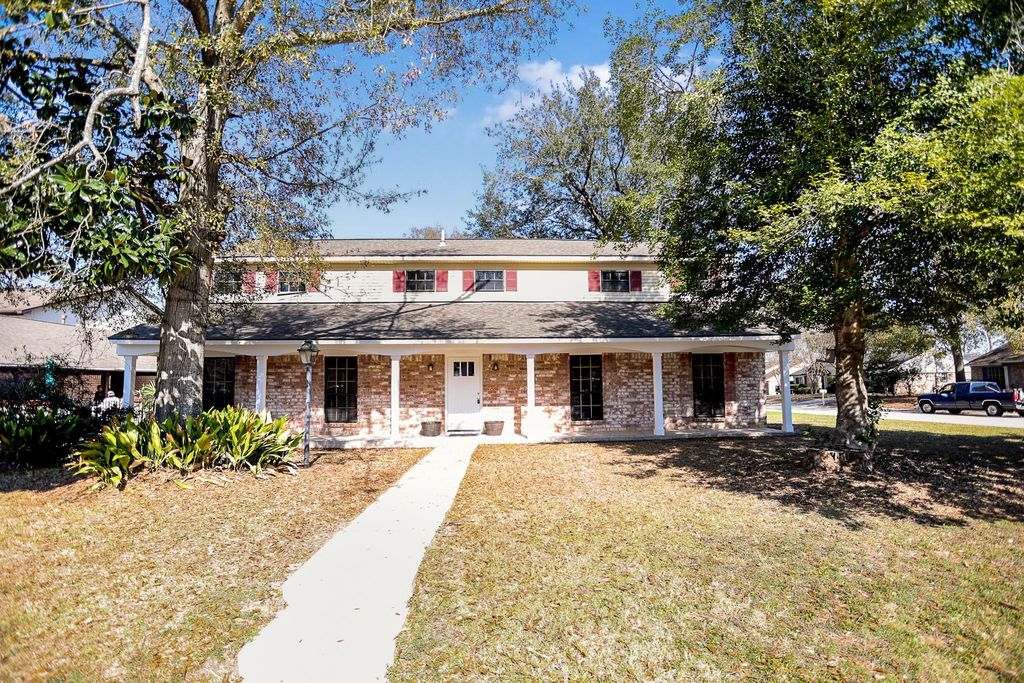 502 Rosewood Drive, Shenandoah, TX 77381