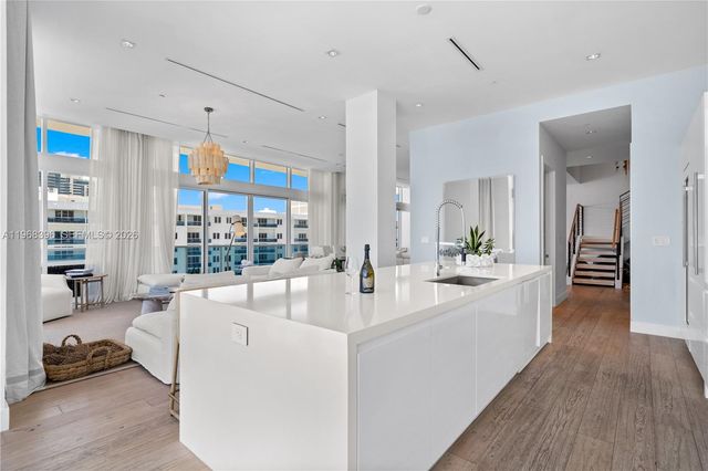 102 24th St PH-1610, Miami Beach, FL 33139