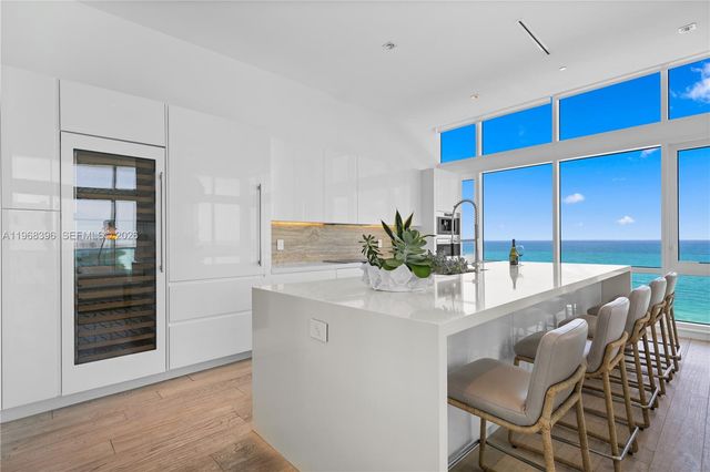 102 24th St PH-1610, Miami Beach, FL 33139