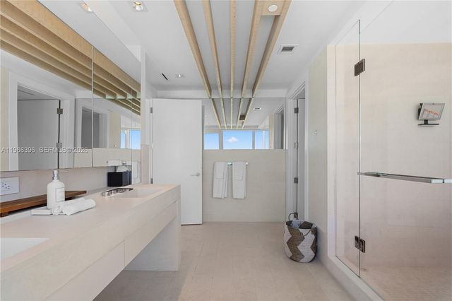 102 24th St PH-1610, Miami Beach, FL 33139