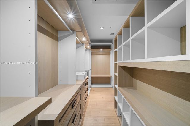 102 24th St PH-1610, Miami Beach, FL 33139