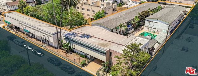 4215 Vineland Avenue, Studio City, CA 91602