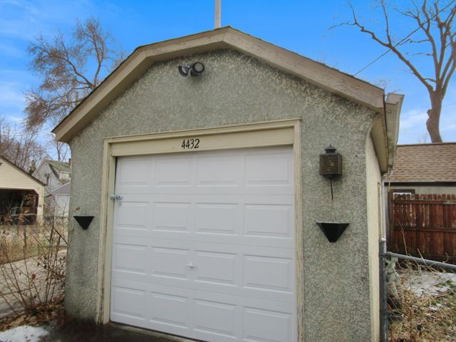 4432 James Avenue N, Minneapolis, MN 55412