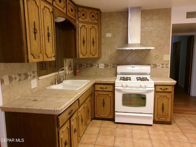 3500 OLYMPIC Avenue, El Paso, TX 79904