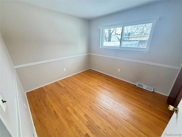 29265 Van Laan Drive, Warren, MI 48092