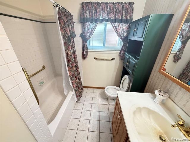 29265 Van Laan Drive, Warren, MI 48092