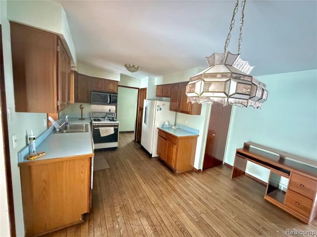 29265 Van Laan Drive, Warren, MI 48092