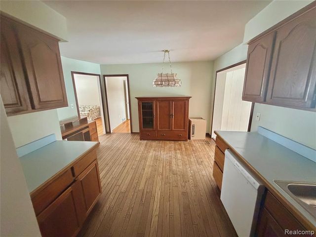 29265 Van Laan Drive, Warren, MI 48092