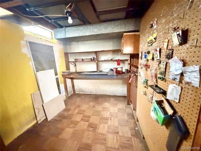 29265 Van Laan Drive, Warren, MI 48092