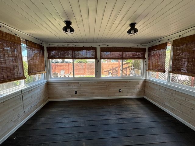 47 Naples Ave, Providence, RI 02908
