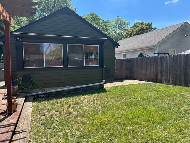 47 Naples Ave, Providence, RI 02908