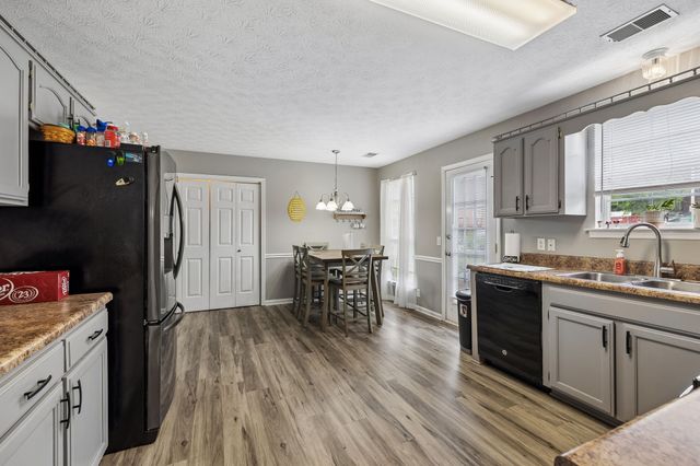 512 Decherd Ln, Smyrna, TN 37167