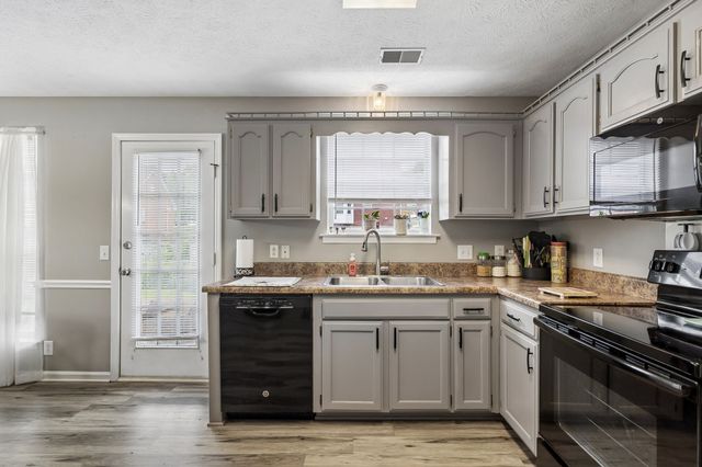 512 Decherd Ln, Smyrna, TN 37167