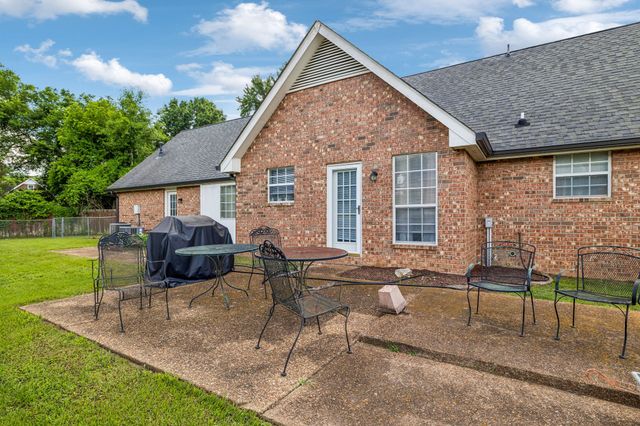 512 Decherd Ln, Smyrna, TN 37167