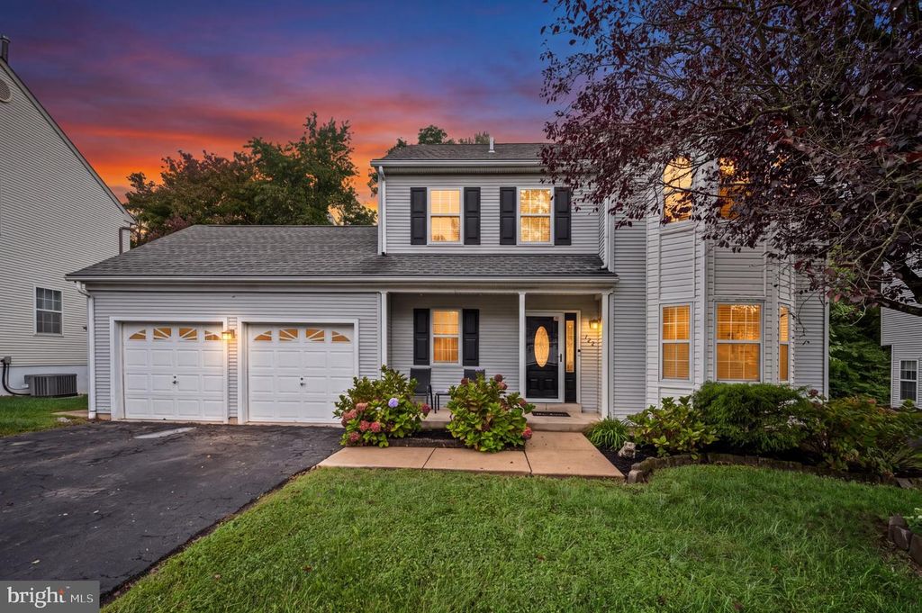722 SPRINGTON CIR, UPPER CHICHESTER, PA 19014 — exterior