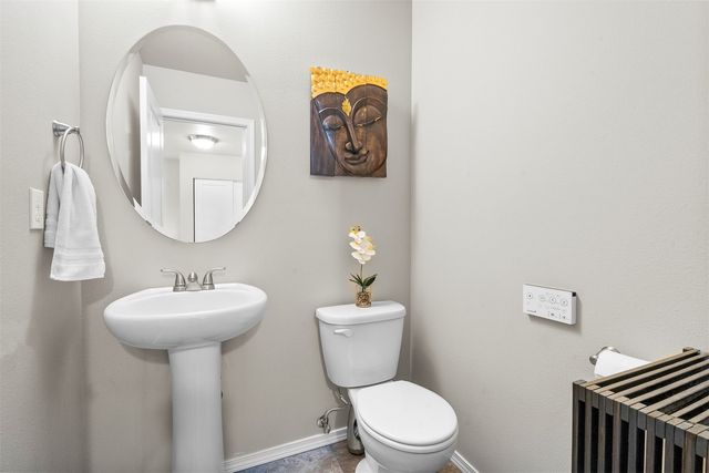104 Lillian Lane SE, Rainier, WA 98576