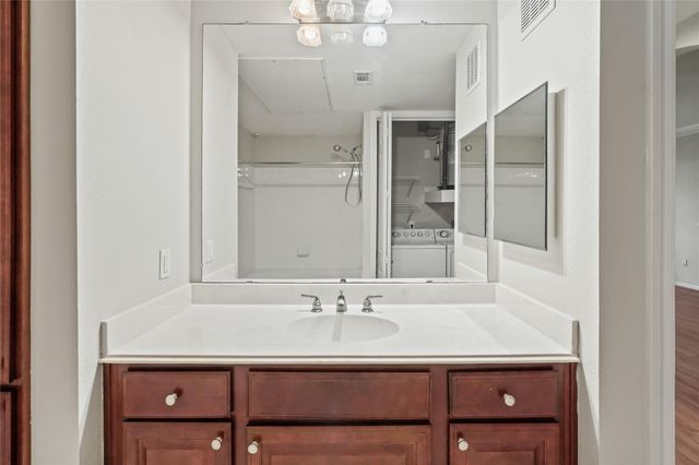 7575 Kirby Drive 3205, Houston, TX 77030