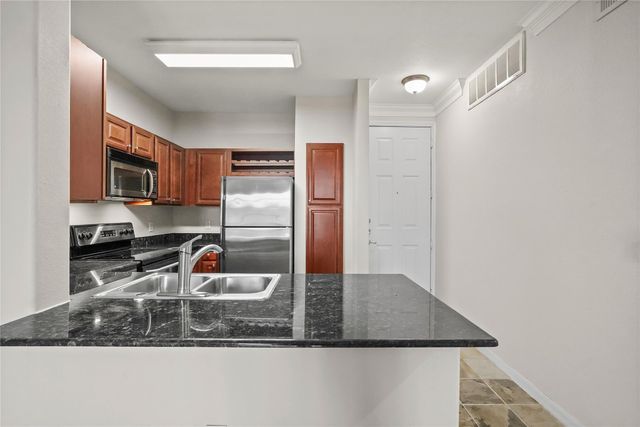 7575 Kirby Drive 3205, Houston, TX 77030