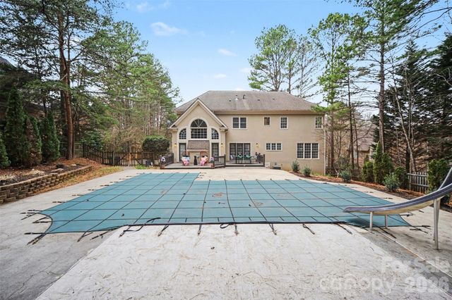 3839 Mountain Cove Drive, Charlotte, NC 28216