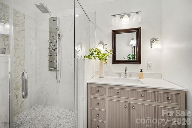 3839 Mountain Cove Drive, Charlotte, NC 28216