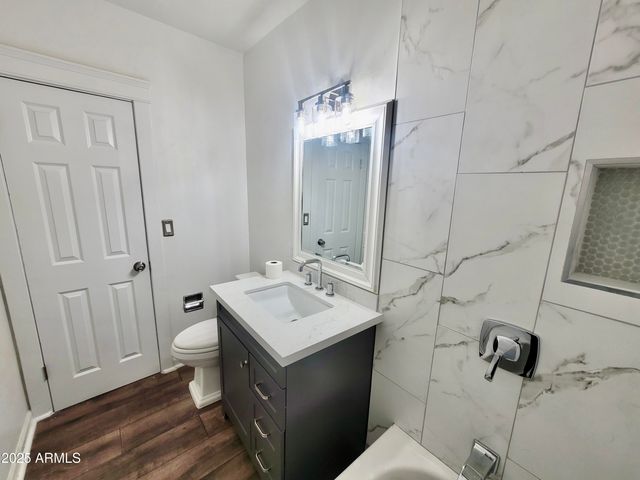 2112 N 24TH Place, Phoenix, AZ 85008