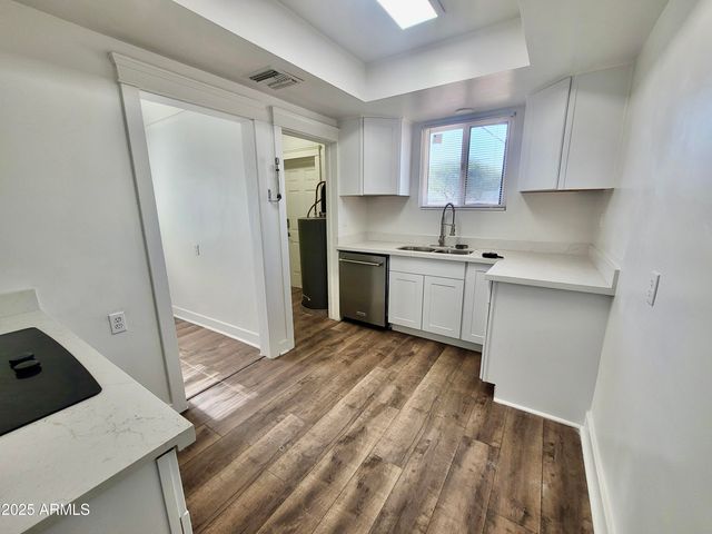 2112 N 24TH Place, Phoenix, AZ 85008