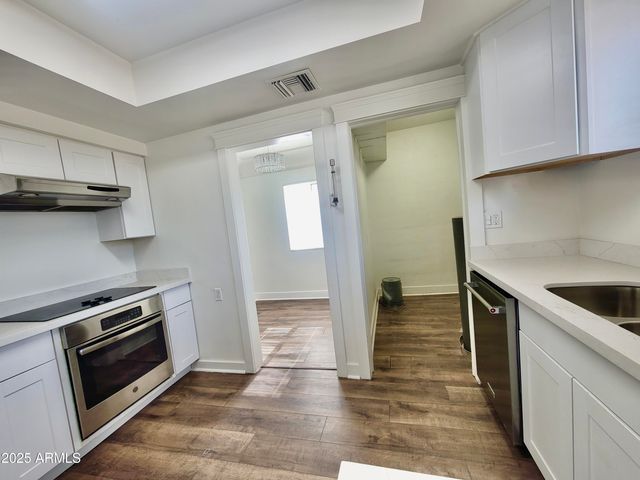 2112 N 24TH Place, Phoenix, AZ 85008