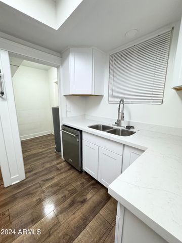 2112 N 24TH Place, Phoenix, AZ 85008