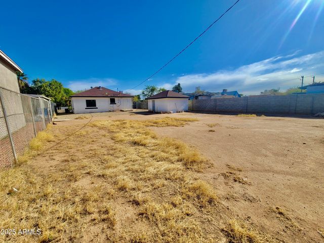 2112 N 24TH Place, Phoenix, AZ 85008