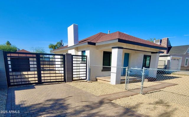 2112 N 24TH Place, Phoenix, AZ 85008
